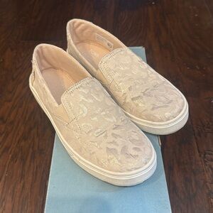 Tom’s Luca slip on shoes
